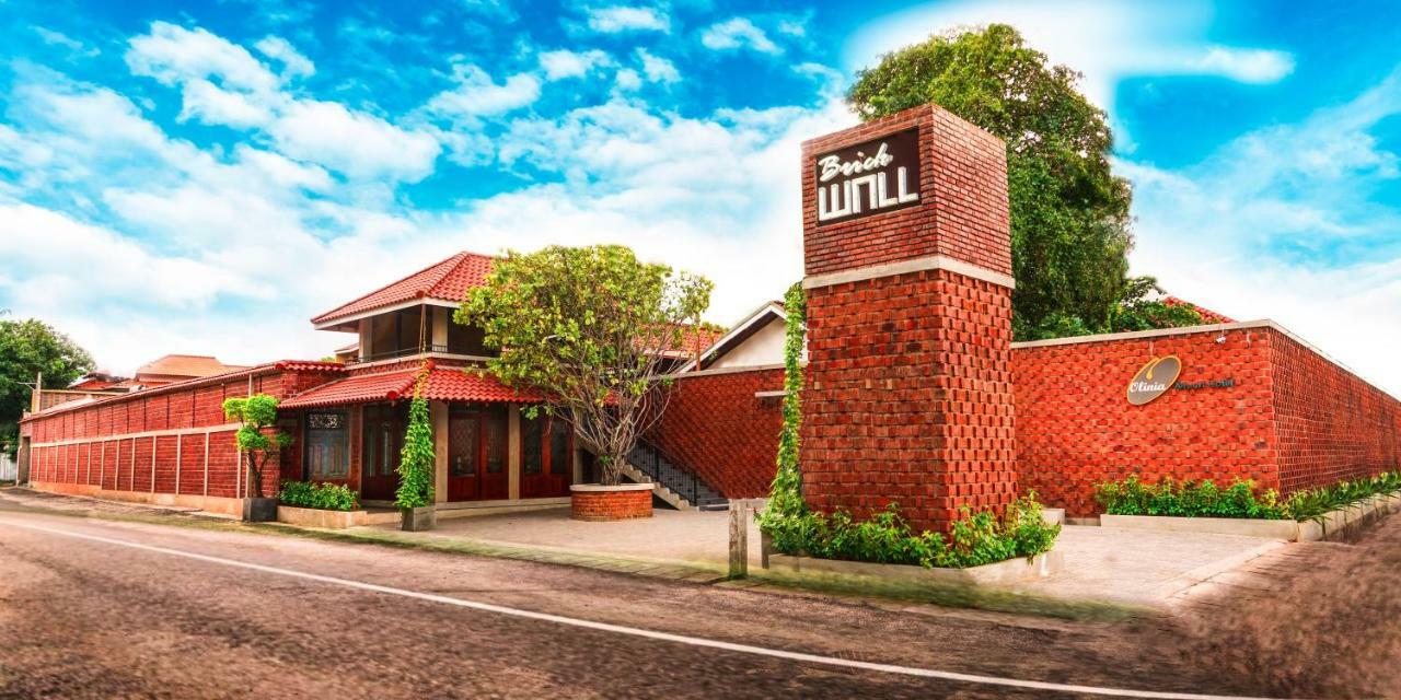 Olinia Airport Hotel Katunayaka Exteriör bild