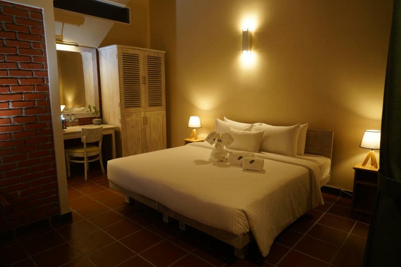 Olinia Airport Hotel Katunayaka Exteriör bild