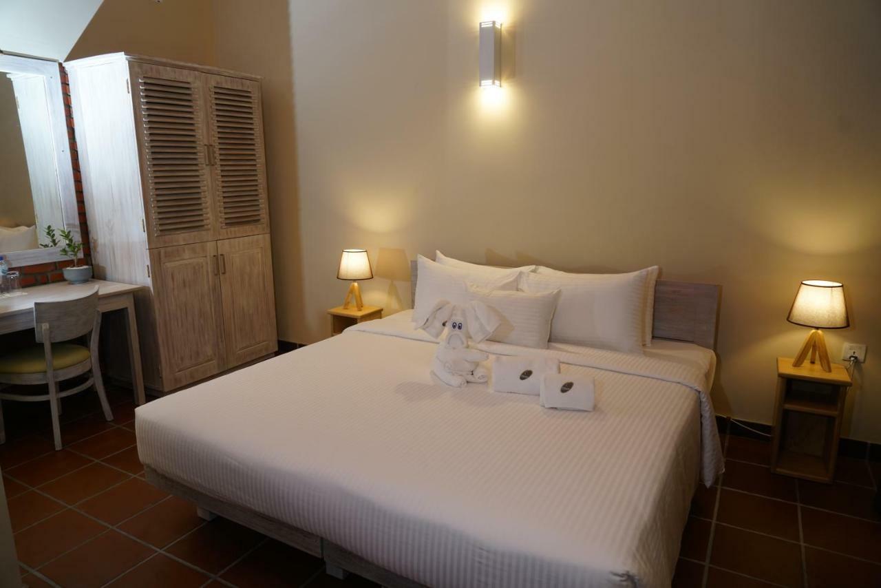 Olinia Airport Hotel Katunayaka Exteriör bild