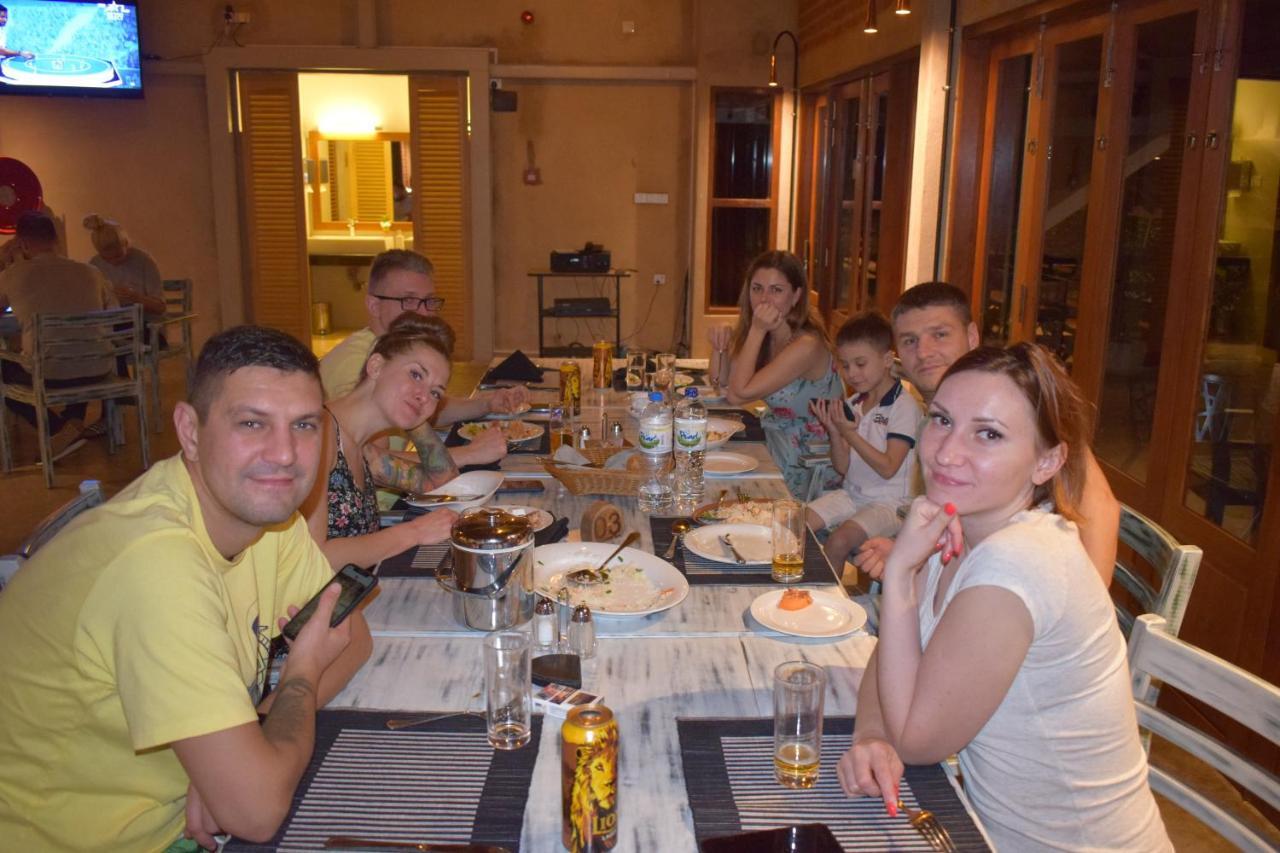 Olinia Airport Hotel Katunayaka Exteriör bild